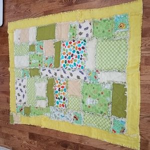 Little Quilt ❤ 4 feet by 3 feet❤ Comfy ❤ Cozy ❤